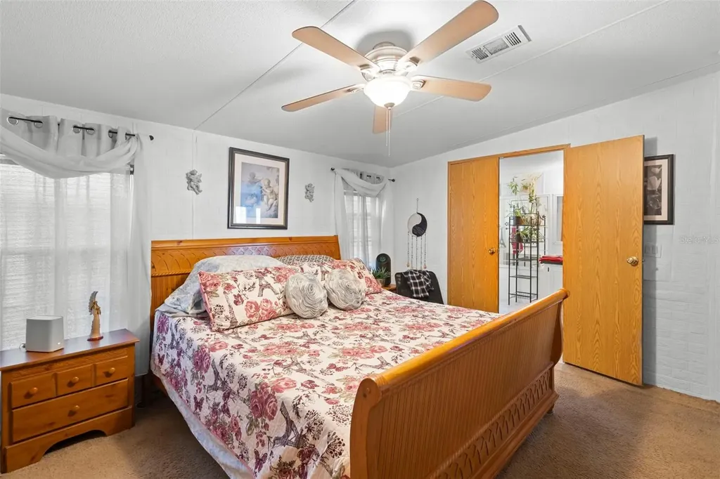 122 Leisure World Drive N Debary FL 32713