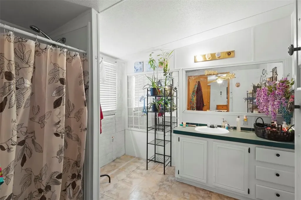 122 Leisure World Drive N Debary FL 32713
