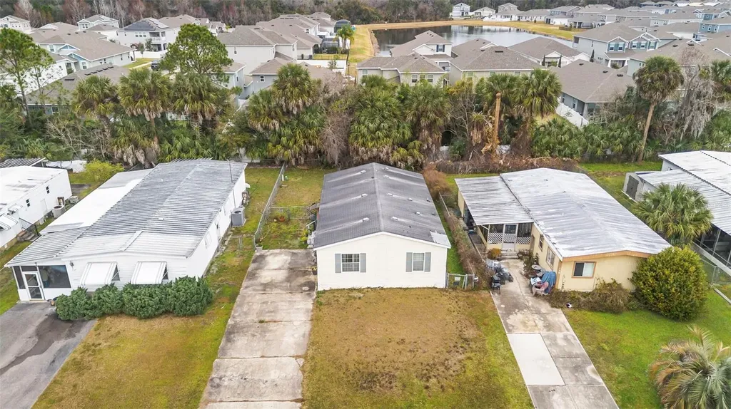 122 Leisure World Drive N Debary FL 32713
