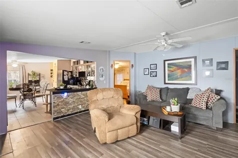 122 Leisure World Drive N Debary FL 32713