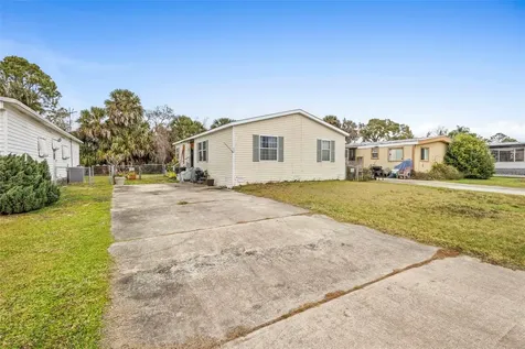 122 Leisure World Drive N Debary FL 32713