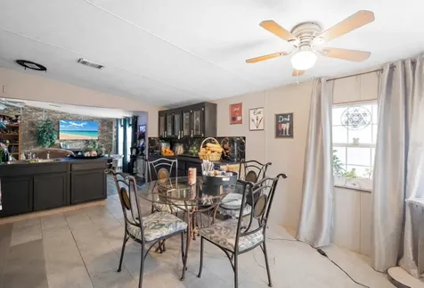 122 Leisure World Drive N Debary FL 32713