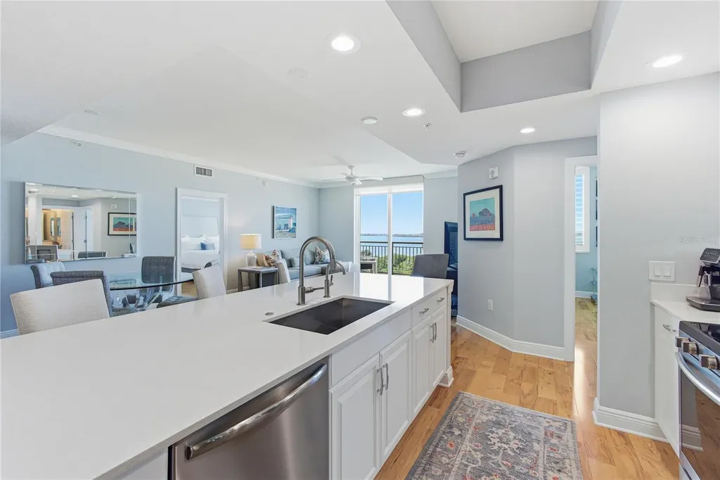 800 N Tamiami Trail Sarasota FL 34236