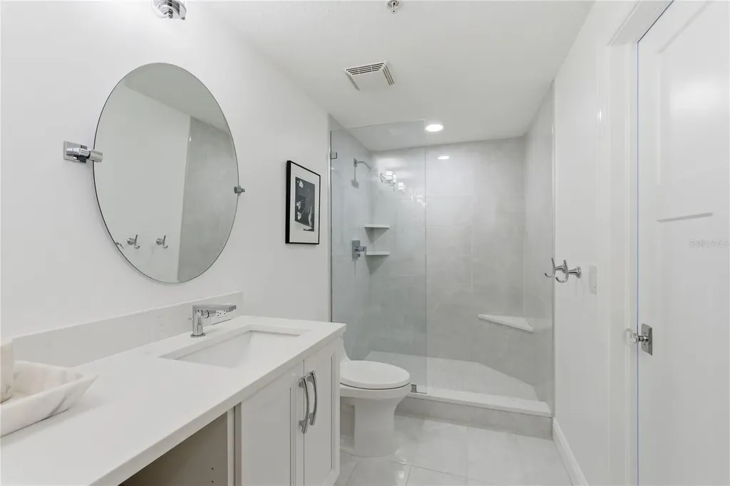 800 N Tamiami Trail Sarasota FL 34236