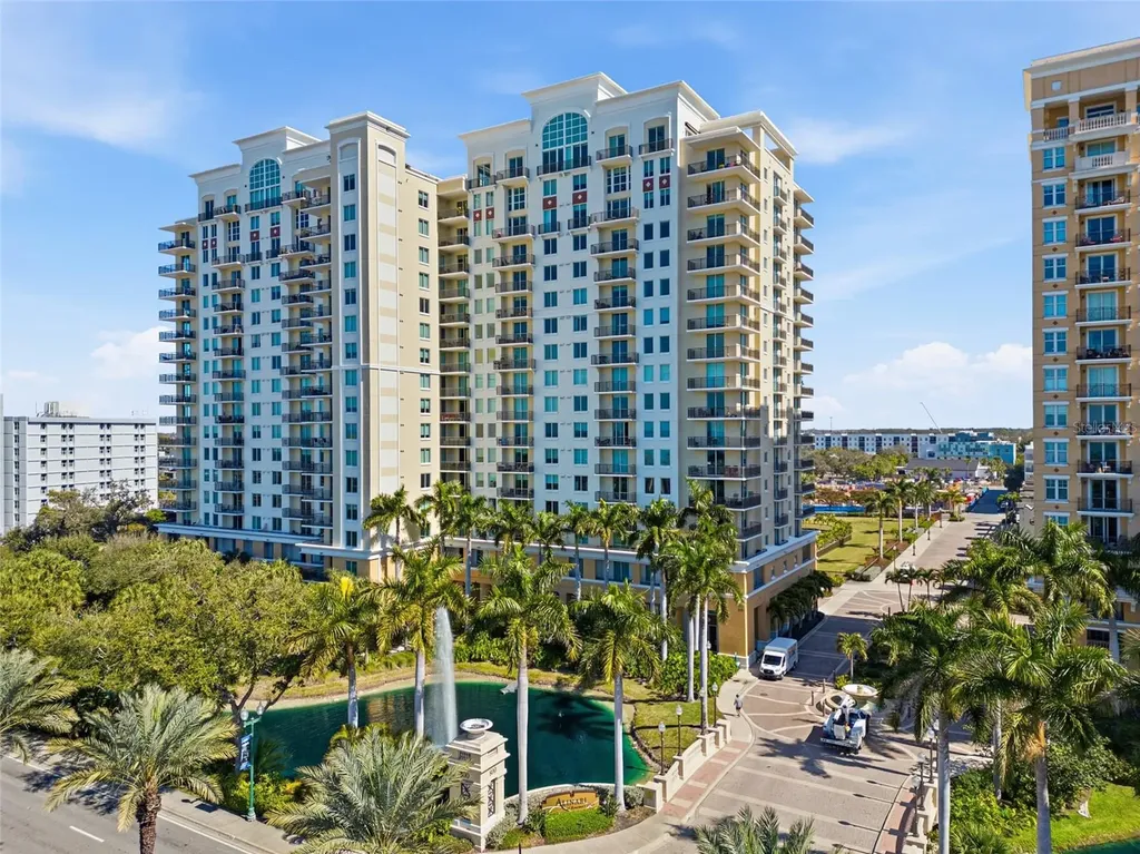 800 N Tamiami Trail Sarasota FL 34236