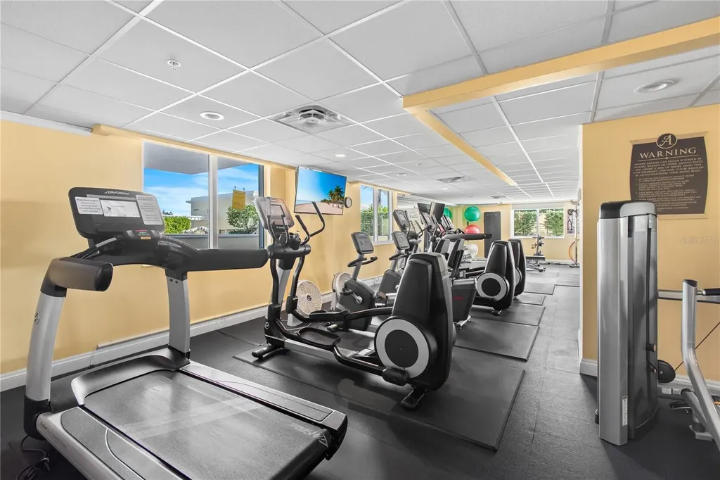 800 N Tamiami Trail Sarasota FL 34236