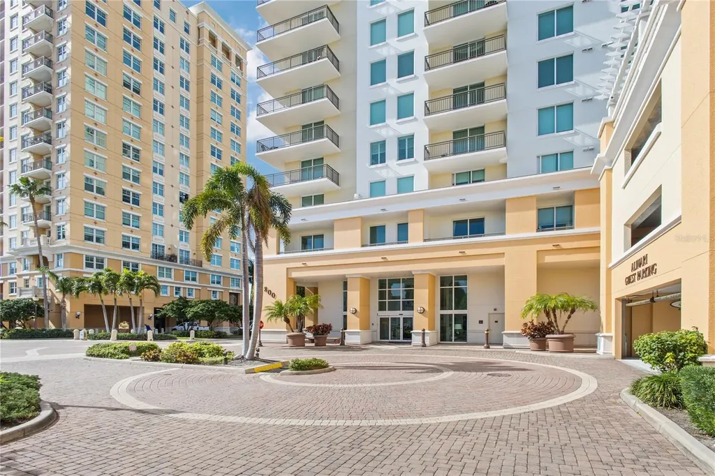 800 N Tamiami Trail Sarasota FL 34236