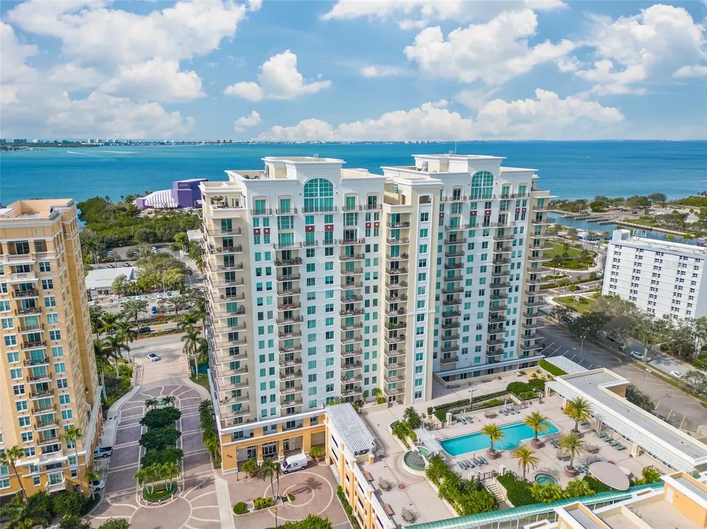 800 N Tamiami Trail Sarasota FL 34236