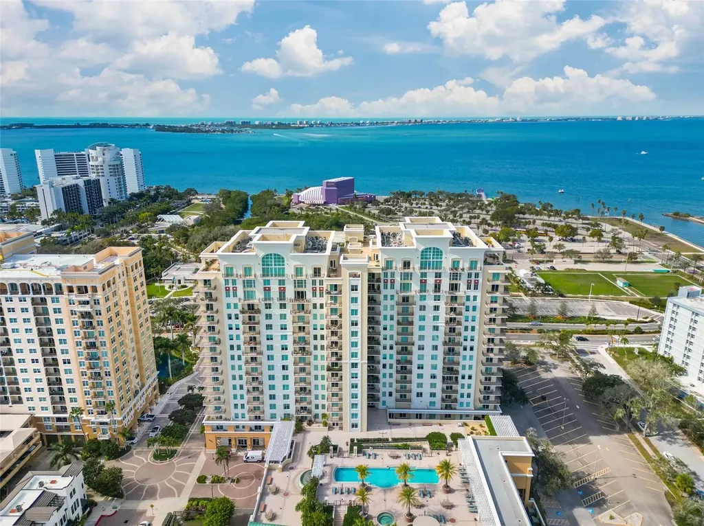 800 N Tamiami Trail Sarasota FL 34236