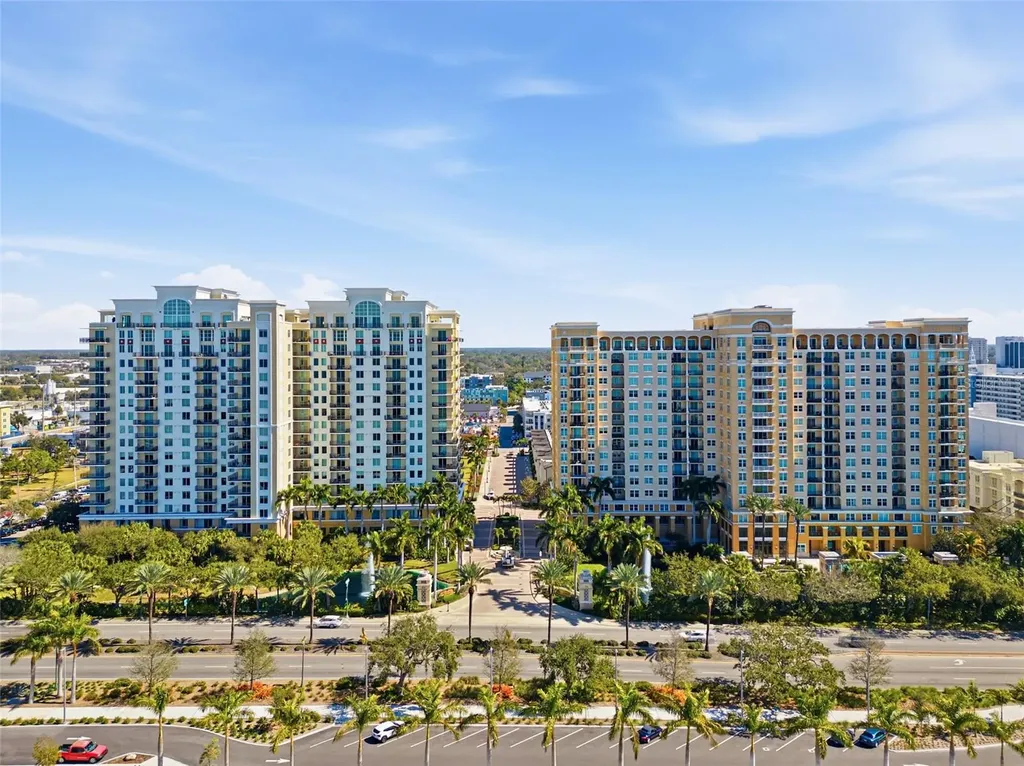 800 N Tamiami Trail Sarasota FL 34236