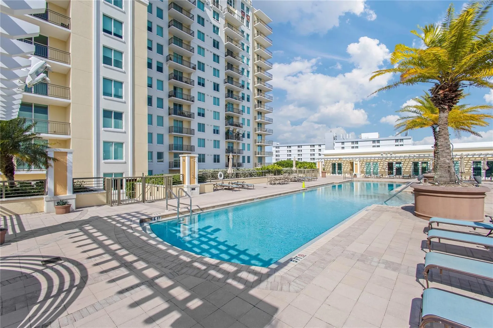 800 N Tamiami Trail Sarasota FL 34236