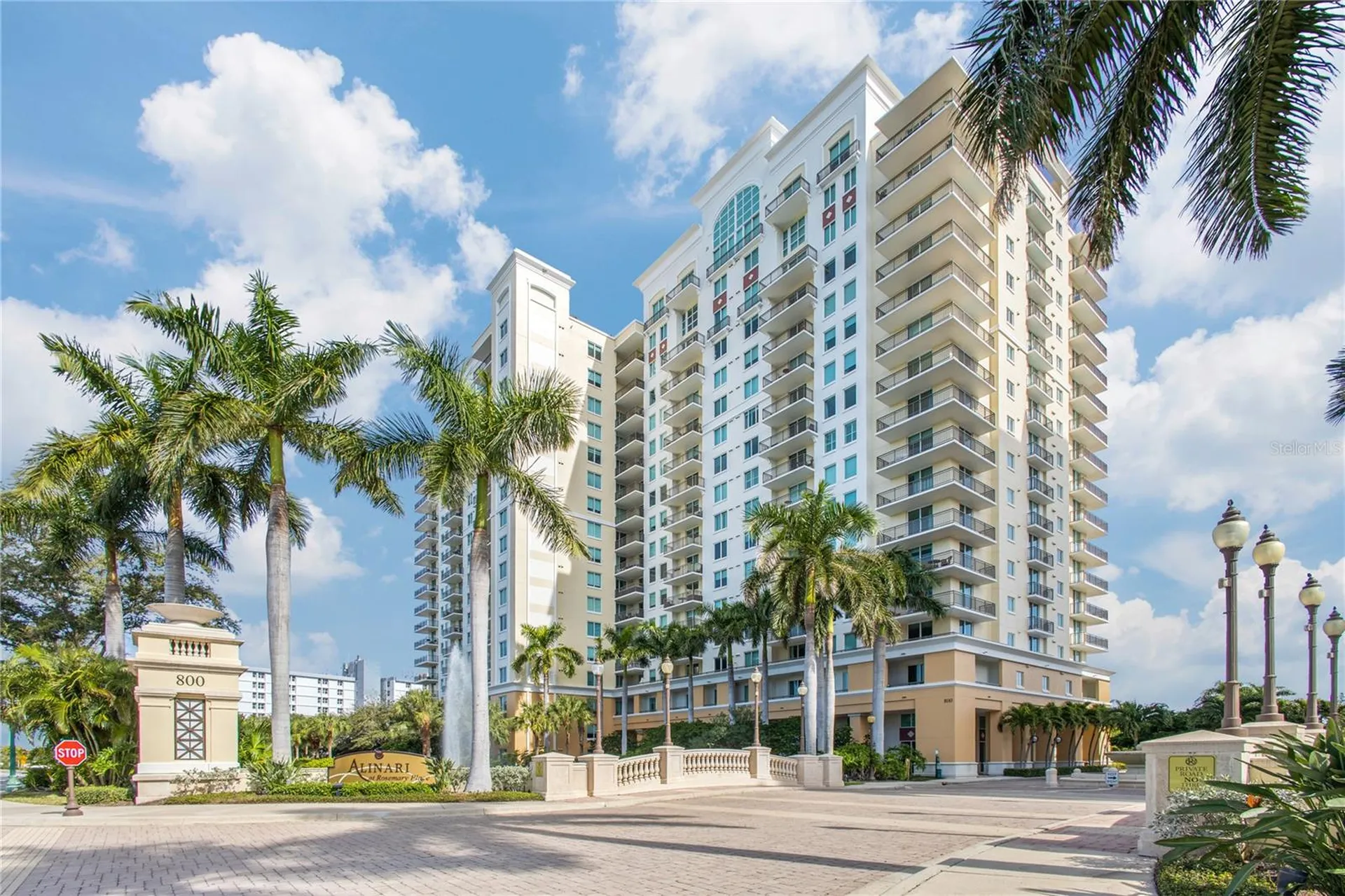 800 N Tamiami Trail Sarasota FL 34236