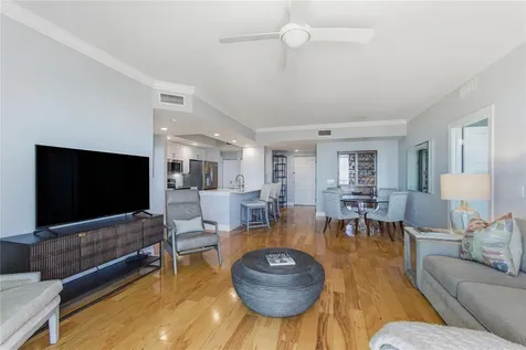 800 N Tamiami Trail Sarasota FL 34236