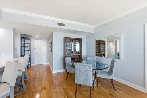 800 N Tamiami Trail Sarasota FL 34236