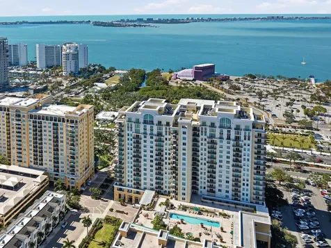 800 N Tamiami Trail Sarasota FL 34236