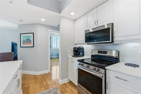 800 N Tamiami Trail Sarasota FL 34236