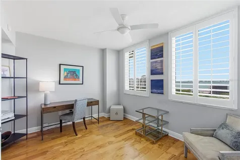 800 N Tamiami Trail Sarasota FL 34236
