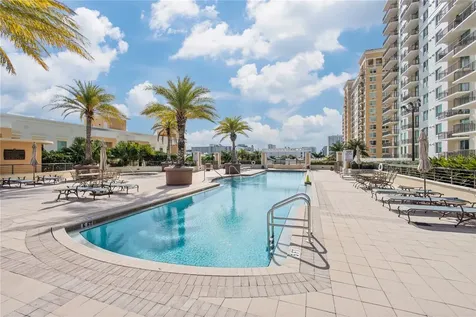 800 N Tamiami Trail Sarasota FL 34236