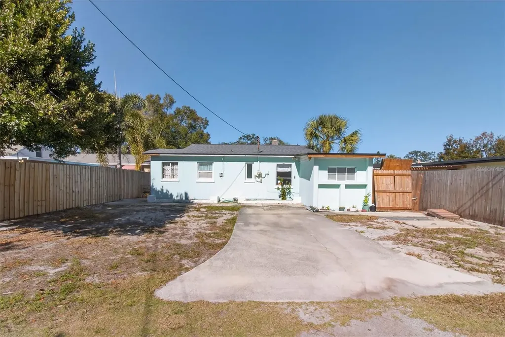 6372 4th Avenue S St Petersburg FL 33707