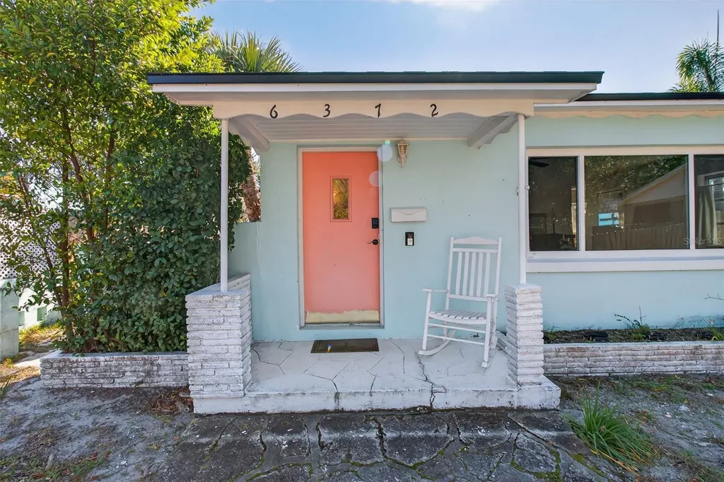 6372 4th Avenue S St Petersburg FL 33707