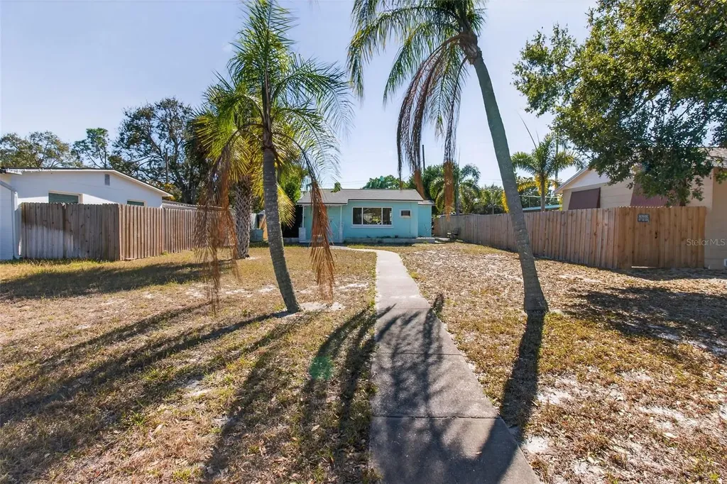 6372 4th Avenue S St Petersburg FL 33707