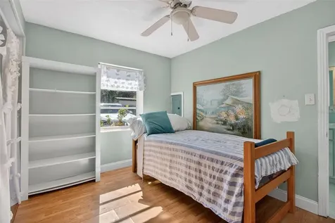 6372 4th Avenue S St Petersburg FL 33707