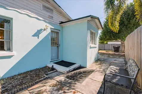 6372 4th Avenue S St Petersburg FL 33707