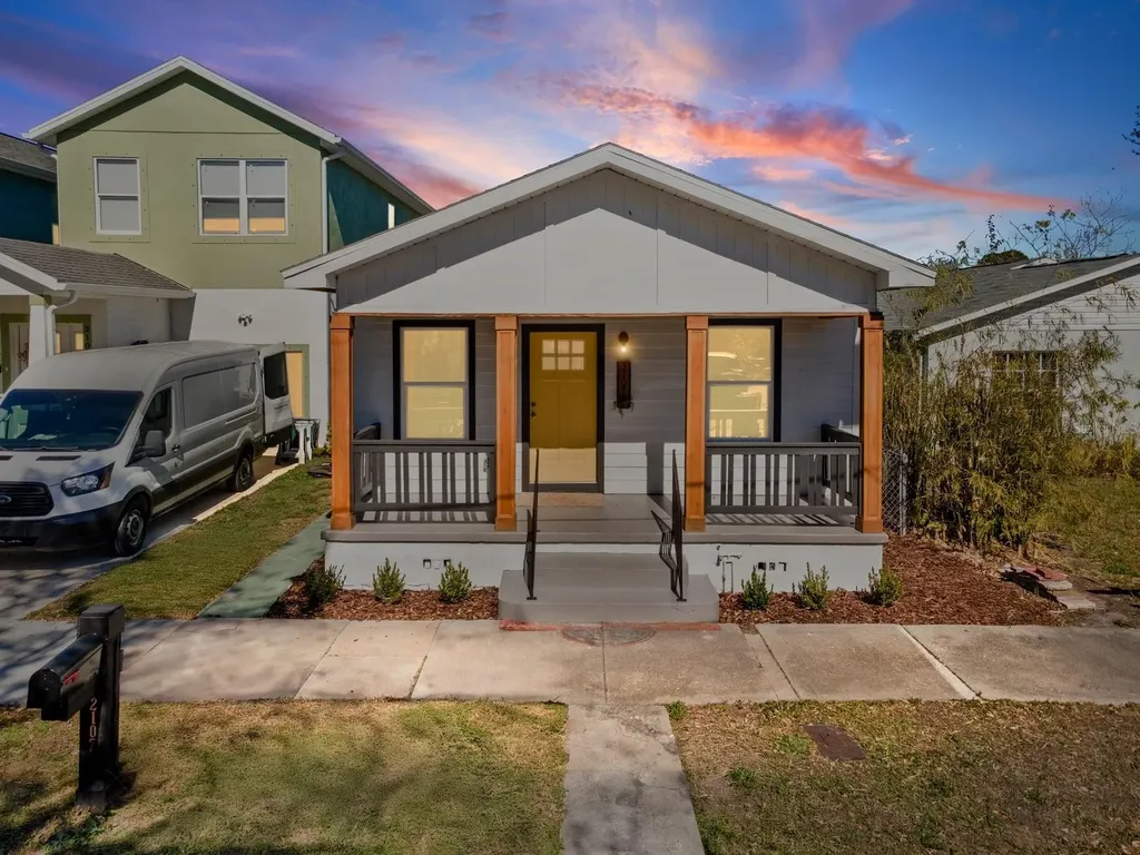 2107 W Cherry Street Tampa FL 33607