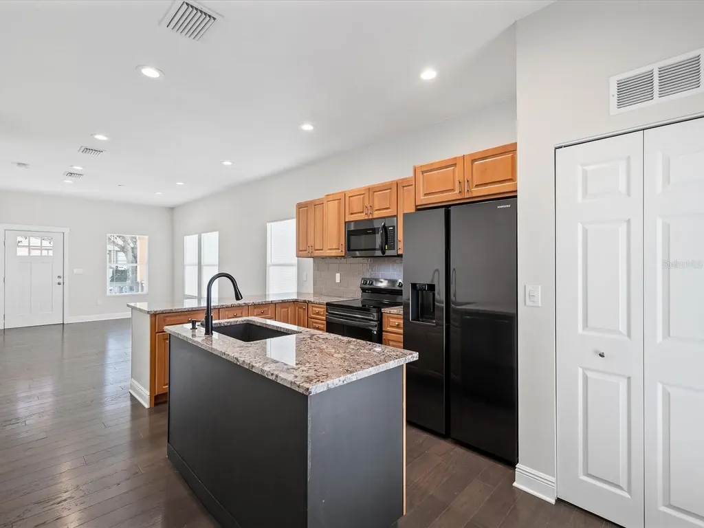 2107 W Cherry Street Tampa FL 33607