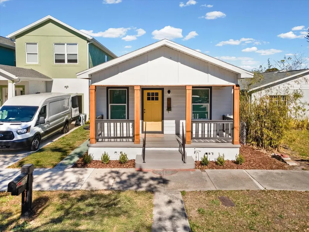 2107 W Cherry Street Tampa FL 33607