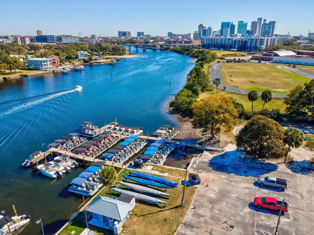 2107 W Cherry Street Tampa FL 33607