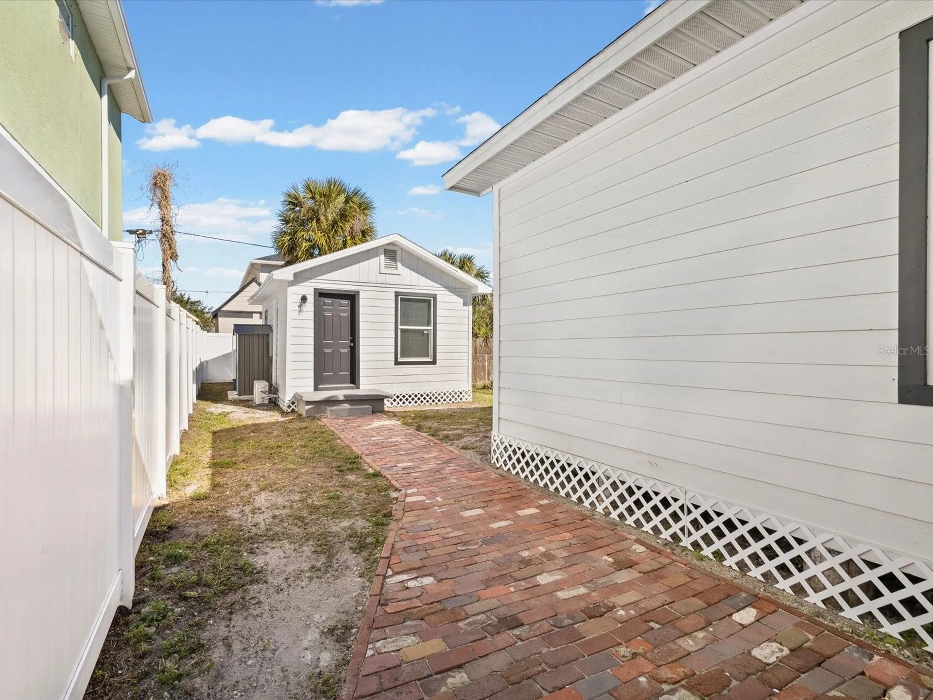2107 W Cherry Street Tampa FL 33607