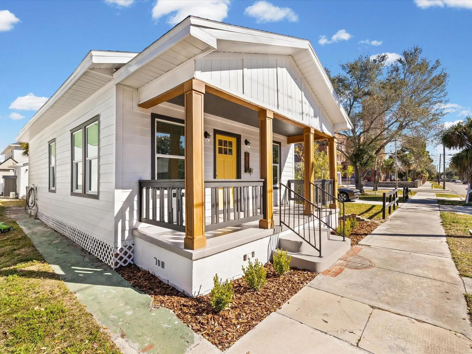 2107 W Cherry Street Tampa FL 33607