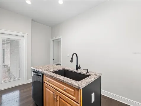 2107 W Cherry Street Tampa FL 33607