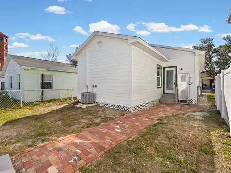 2107 W Cherry Street Tampa FL 33607