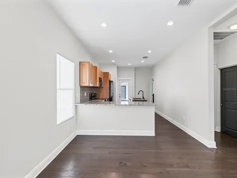 2107 W Cherry Street Tampa FL 33607