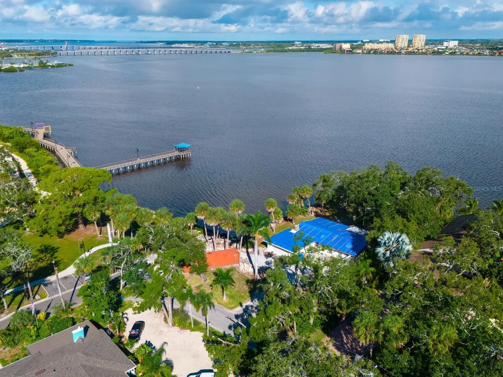 1401 1st Avenue E Bradenton FL 34208