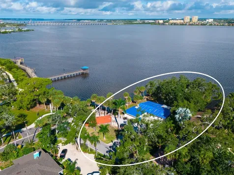 1401 1ST Avenue E Bradenton FL 34208