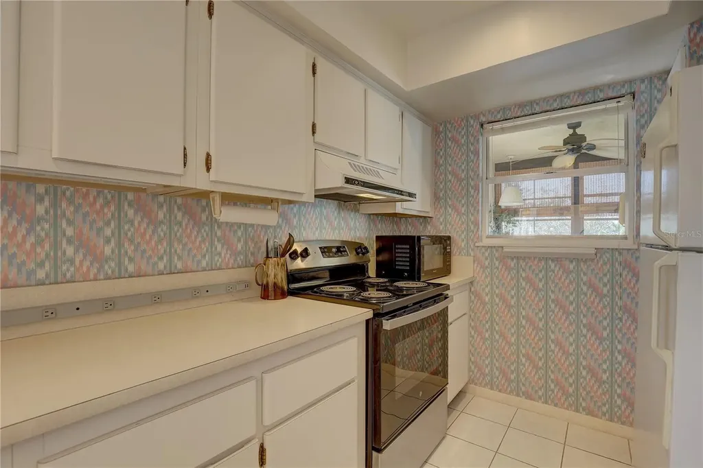428 Windrush Bay Drive Tarpon Springs FL 34689