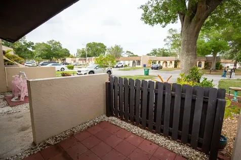 9834 87th Street Seminole FL 33777