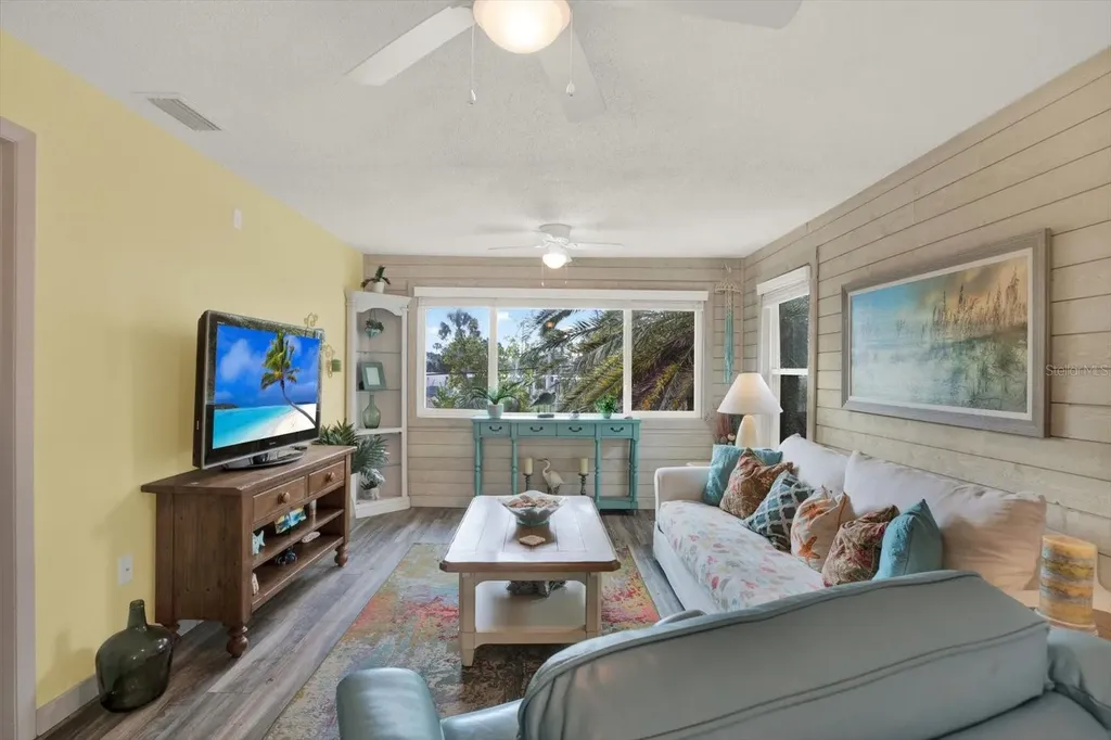 4909 Gulf Drive Holmes Beach FL 34217