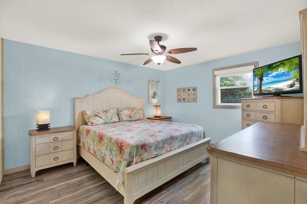 4909 Gulf Drive Holmes Beach FL 34217