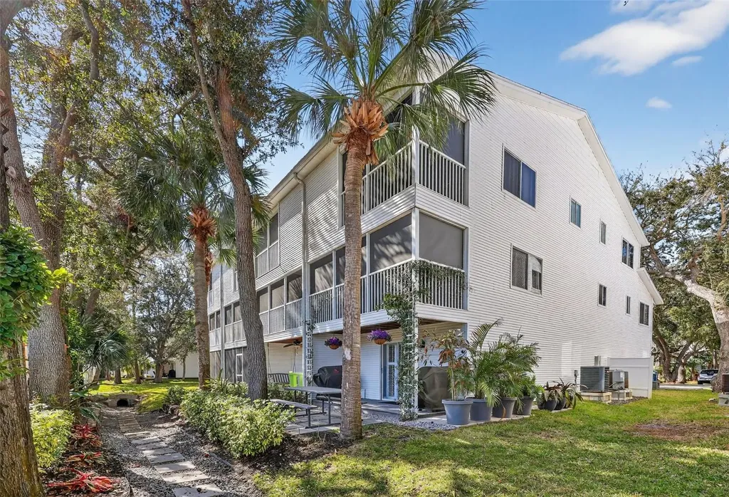 9730 Indian Key Trail Seminole FL 33776