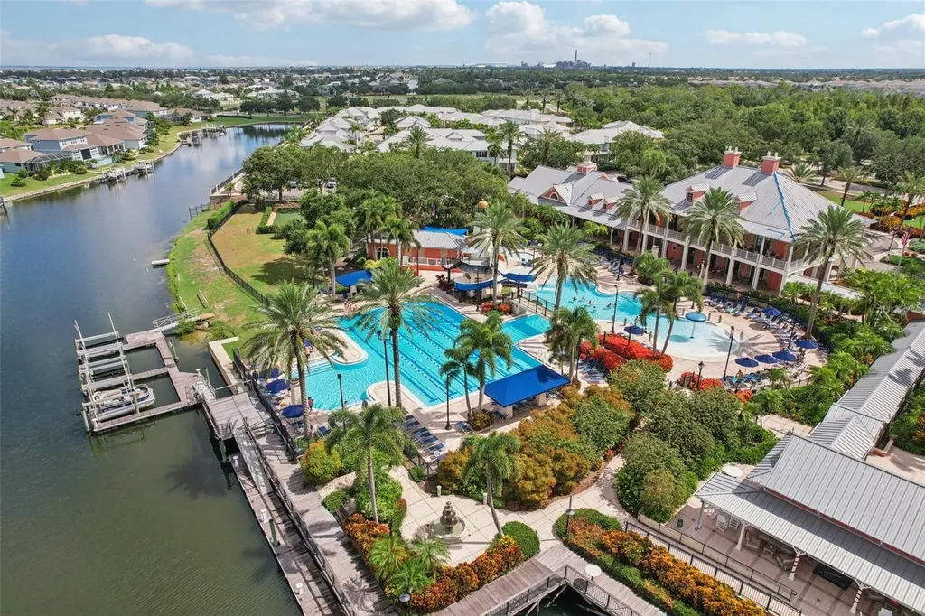 221 Sunset Crest Court Apollo Beach FL 33572
