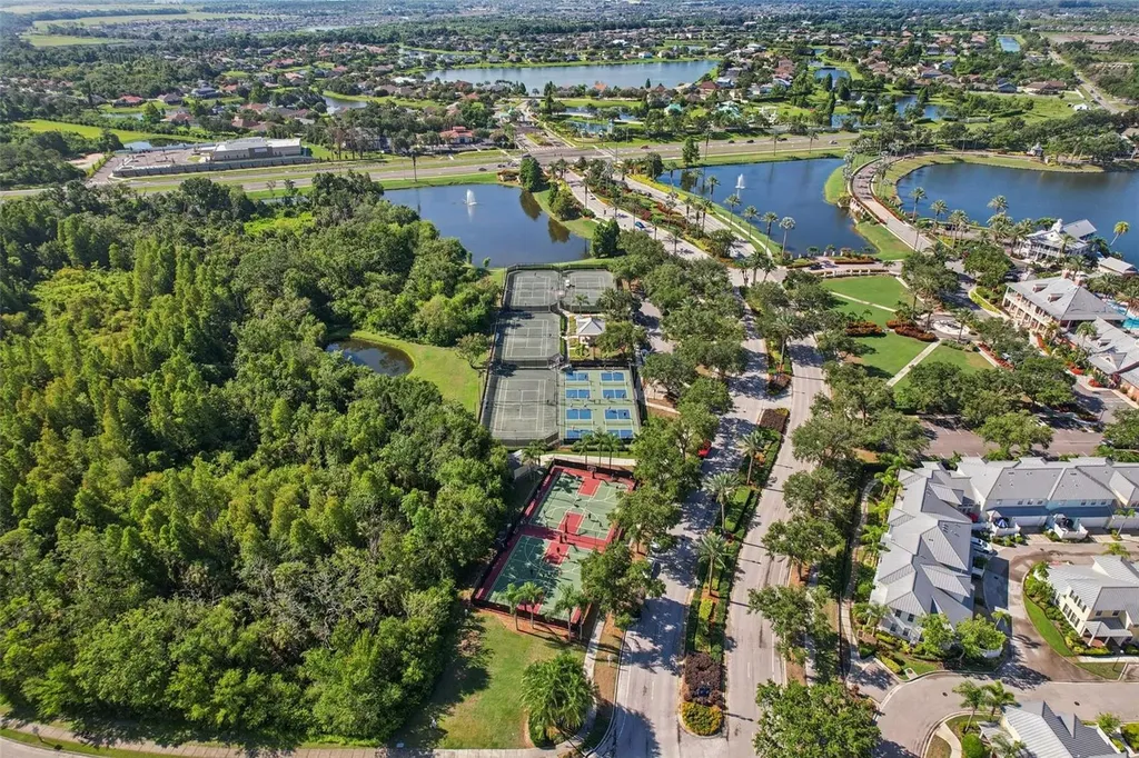 221 Sunset Crest Court Apollo Beach FL 33572