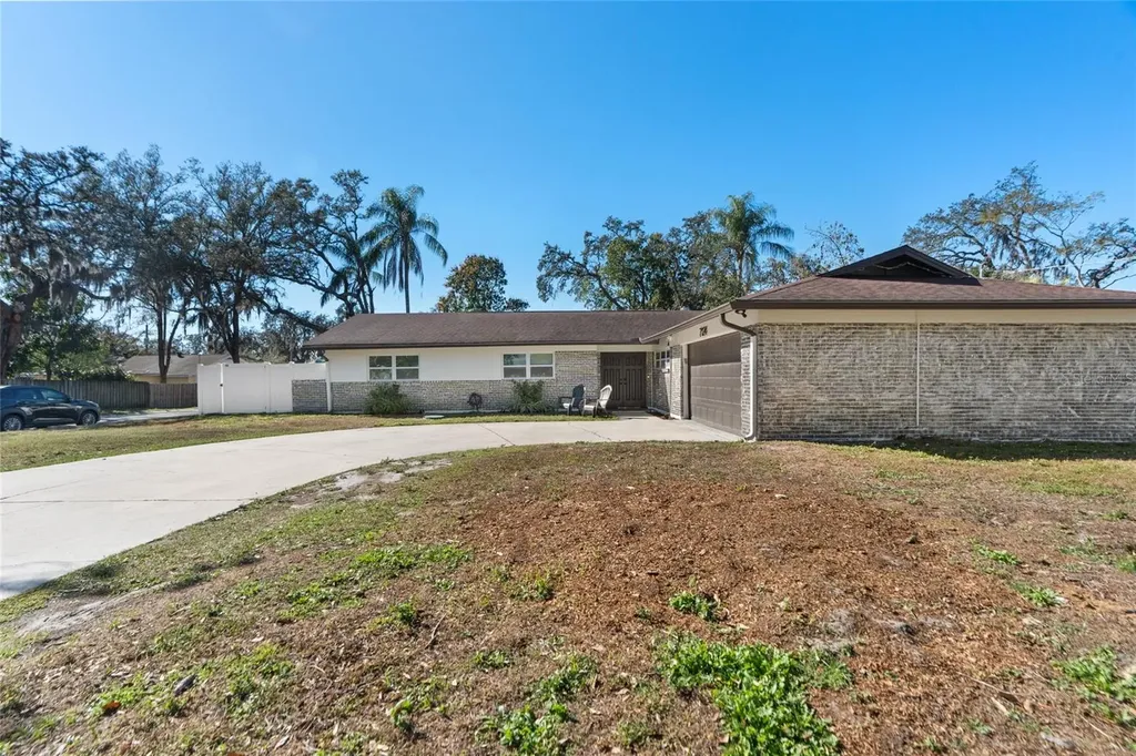 7124 Wrenwood Circle Tampa FL 33617