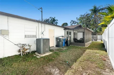 7124 Wrenwood Circle Tampa FL 33617