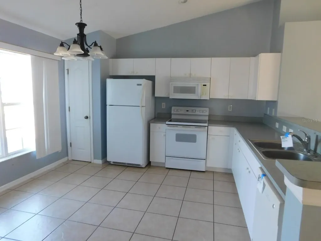 4009 E Gator Circle Cape Coral FL 33909