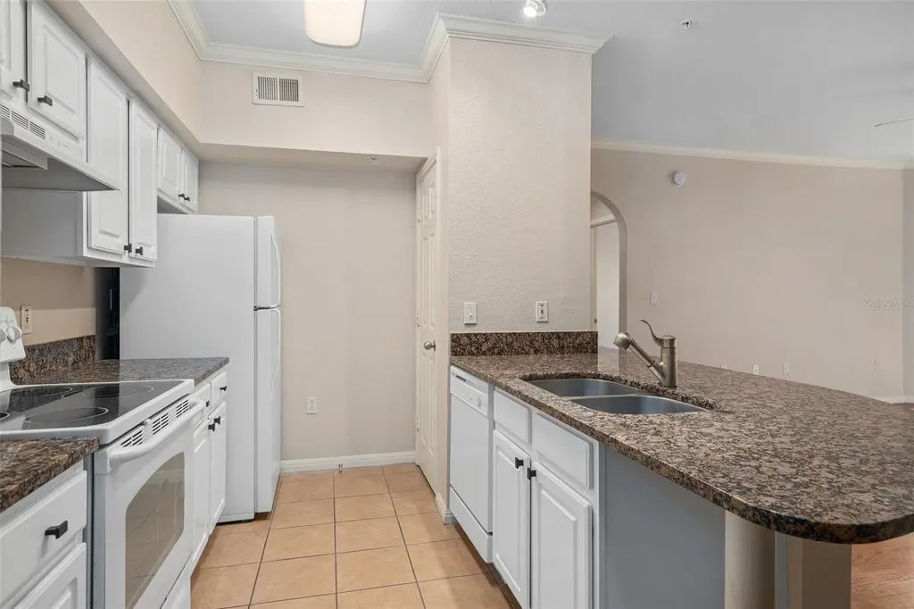 911 N Orange Orlando FL 32801