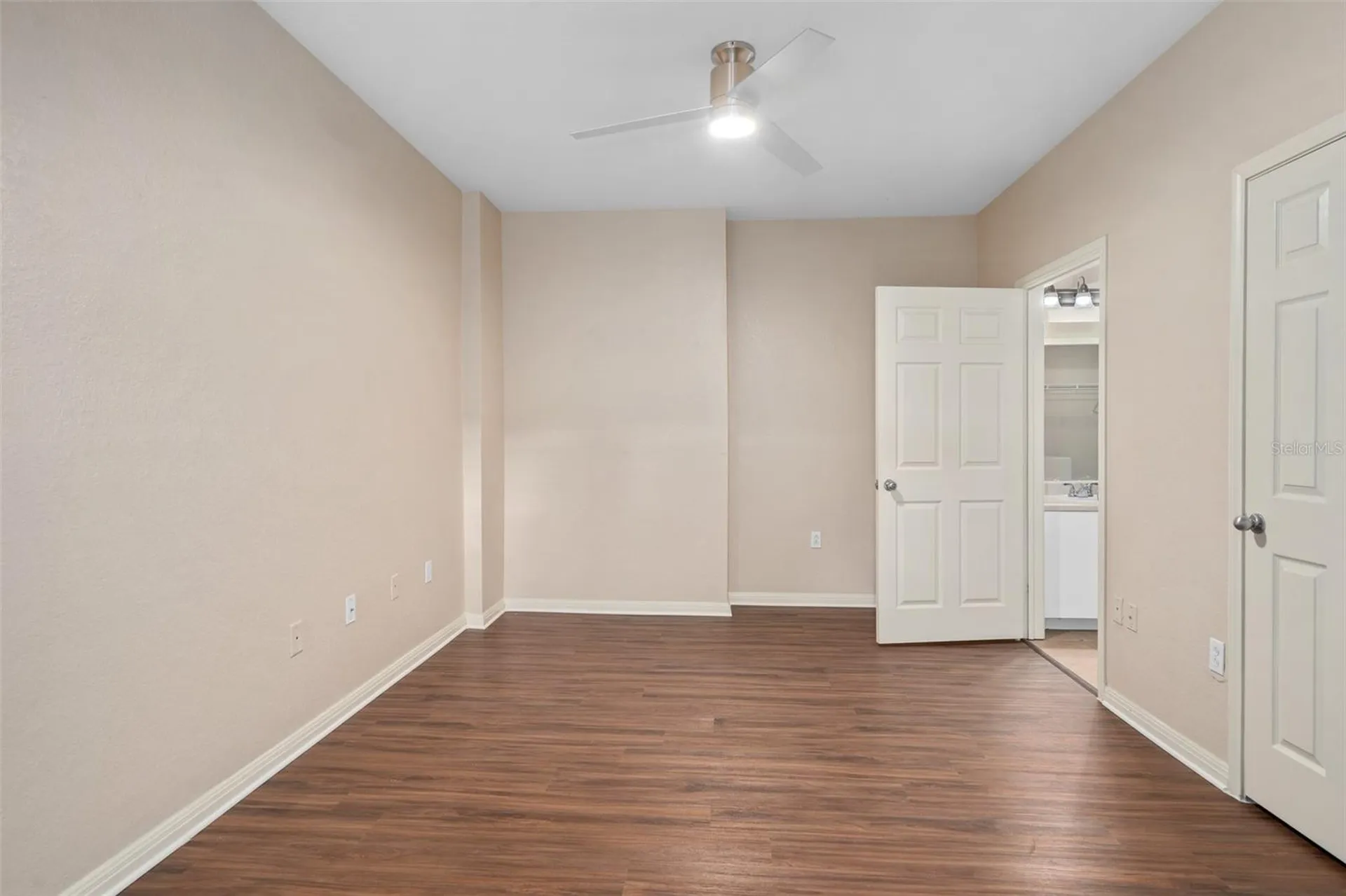 911 N Orange Orlando FL 32801